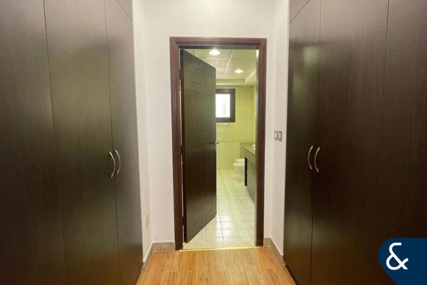 4 BED | SINGLE ROW | VACANT ON TRANSFER